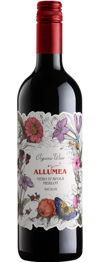 The wine has a deep ruby-red colour. It has an intense bouquet reminiscent of wild berries, cherries and liquorice.
Dark cherry, coffee, chocolate and spice flavours on the palate lead to an intense and persistent finish.
Perfect with most pasta and meat dishes. Great with a pizza too!